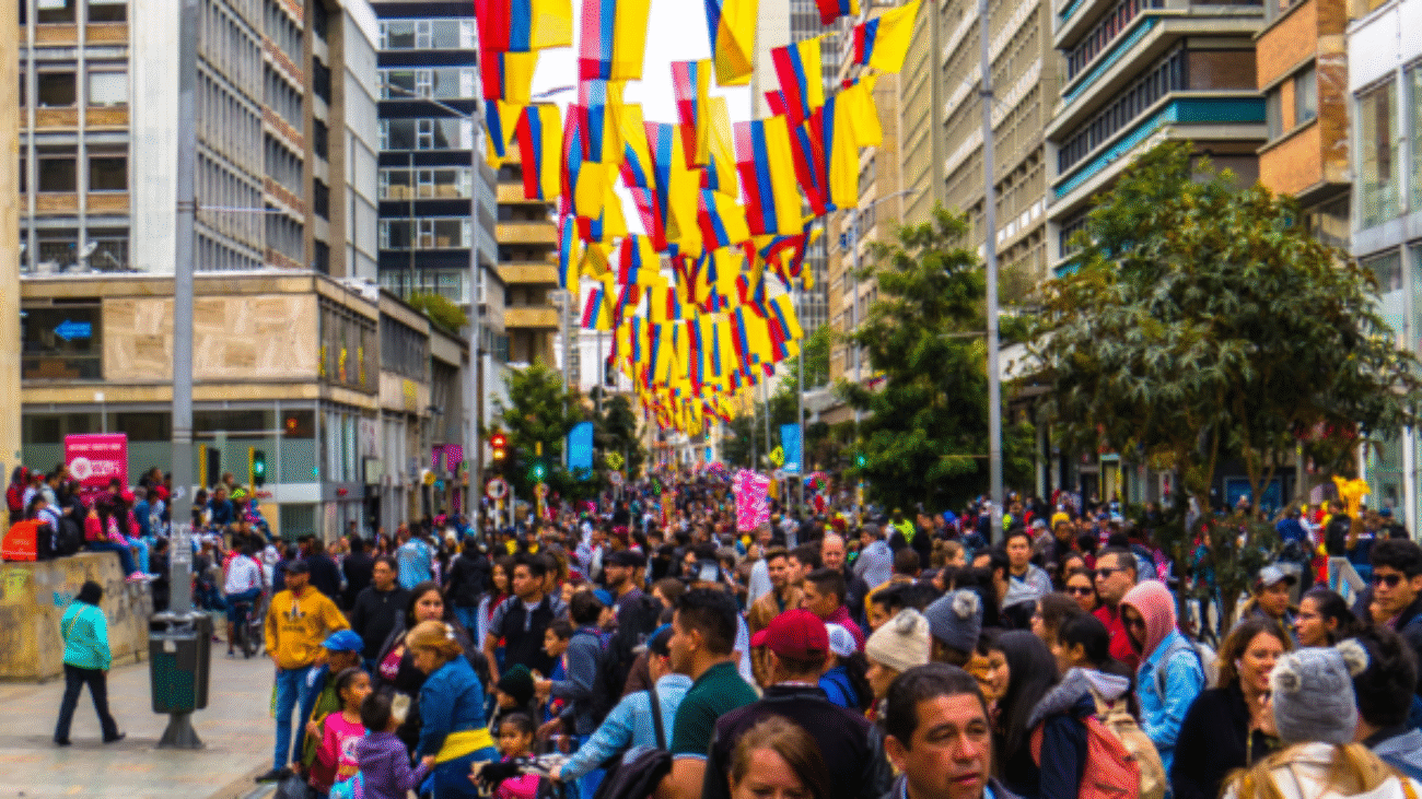 Borrador de decreto sobre tercerización laboral pone en riesgo 50.000 empleos formales en Navidad